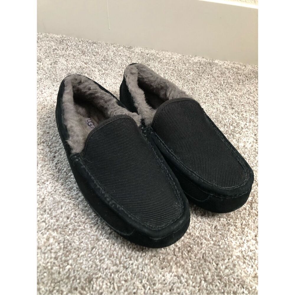 UGG Men’s Ascot Corduroy Slipper Black Size 10